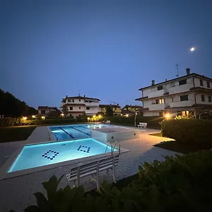 https://villaggio-laguna-giardino.hotelinveneto.com
